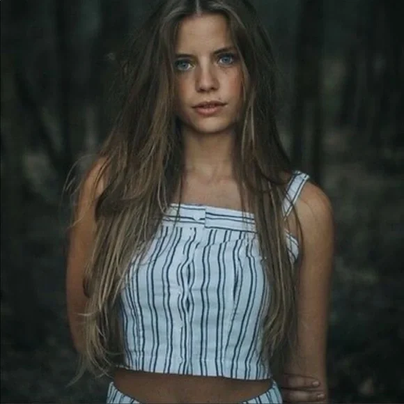 Brandy Melville Bustier Crop Top White Blue Stripe Button Up Tank Linen Cotton - Picture 1 of 8